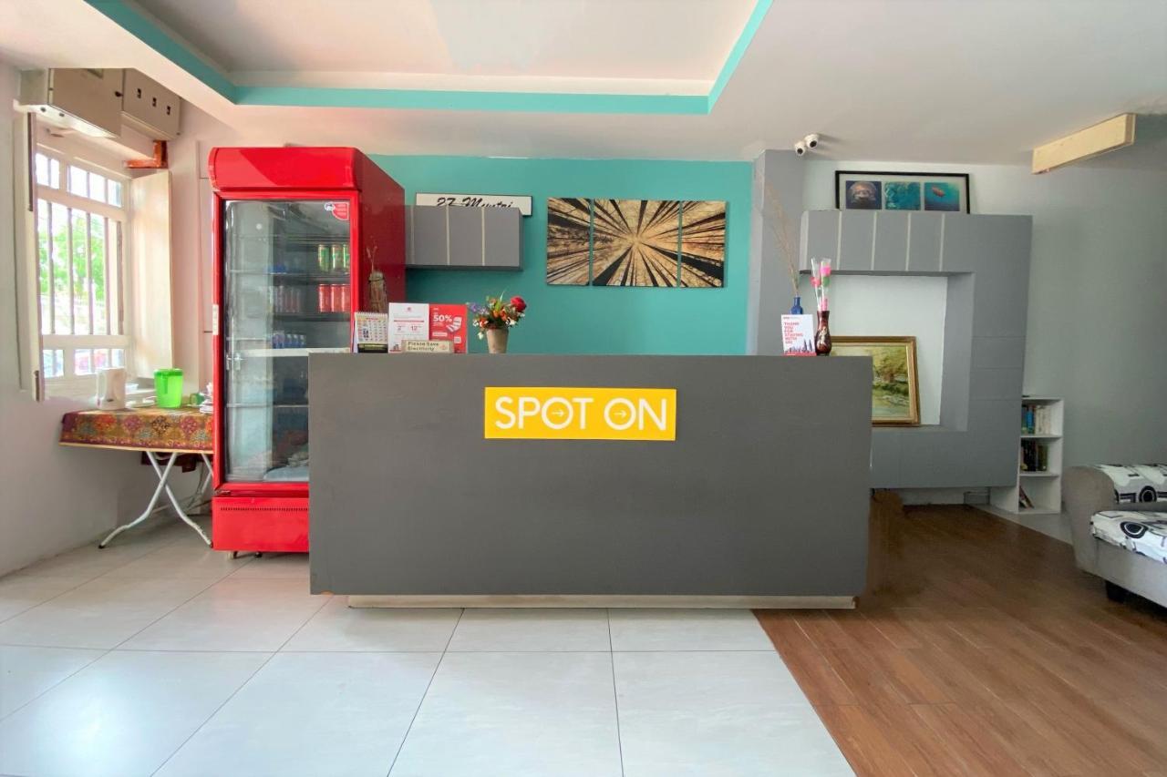 Spot On 90283 Twenty Seven Muntri Hotel Tanjung Bungah  Eksteriør billede