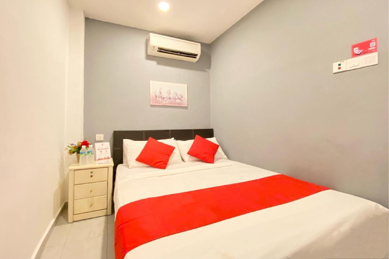 Spot On 90283 Twenty Seven Muntri Hotel Tanjung Bungah  Eksteriør billede